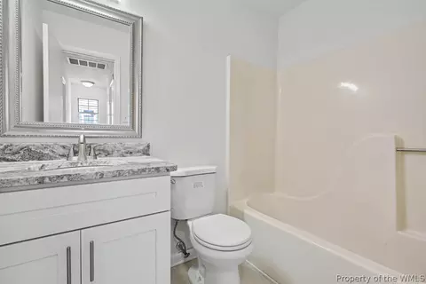 Bath - 28 Bayview Ct, Hampton, VA 23664 photo 4 of 5