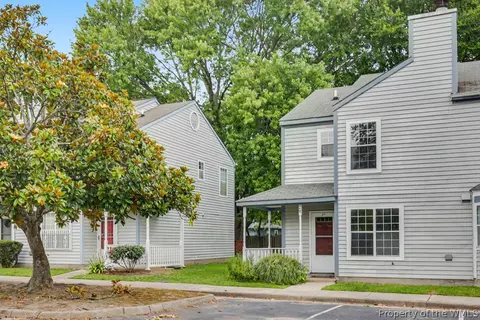 Exterior - 28 Bayview Ct, Hampton, VA 23664 photo 1 of 4