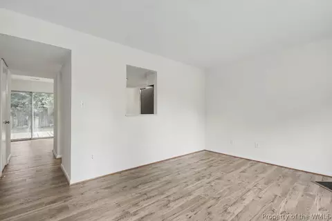 Living - 28 Bayview Ct, Hampton, VA 23664 photo 1 of 4
