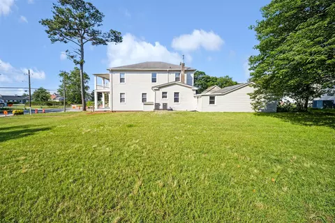 Exterior - 226 S Willard Ave, Hampton, VA 23663 photo 4 of 7