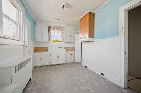 Kitchen - 226 S Willard Ave, Hampton, VA 23663 photo 4 of 4