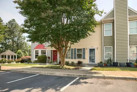 205 Whitewater Dr, Newport News, VA 23608