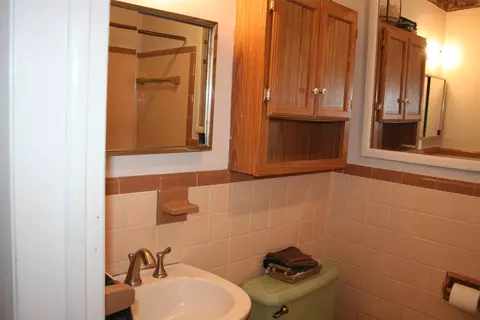 Bath - 120 Berkeley Ln, Williamsburg, VA 23185 photo 1 of 4