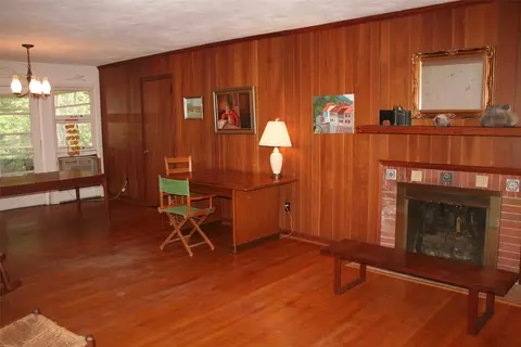 Living - 120 Berkeley Ln, Williamsburg, VA 23185 photo 2 of 3