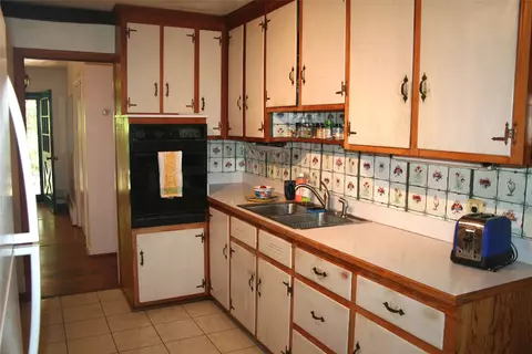 Kitchen - 120 Berkeley Ln, Williamsburg, VA 23185 photo 1 of 4