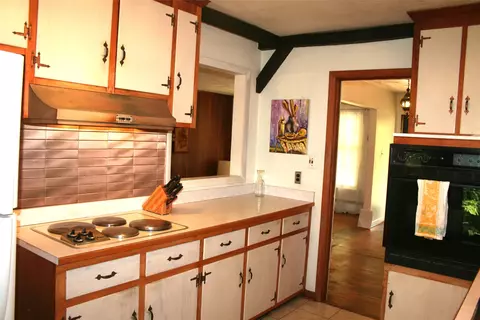 Kitchen - 120 Berkeley Ln, Williamsburg, VA 23185 photo 3 of 4