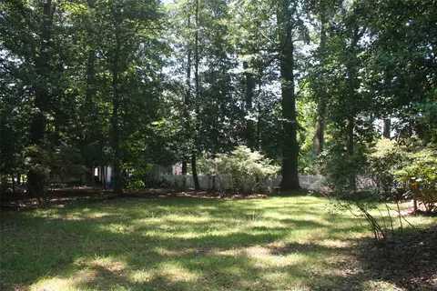 Exterior - 120 Berkeley Ln, Williamsburg, VA 23185 photo 2 of 13