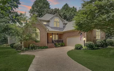 402 Alderwood Dr, Williamsburg, VA 23185