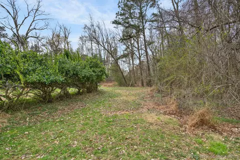 Exterior - 7641 Beechwood Dr, Lanexa, VA 23089 photo 6 of 8