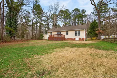 Exterior - 7641 Beechwood Dr, Lanexa, VA 23089 photo 5 of 8