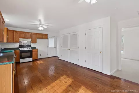 Kitchen - 7641 Beechwood Dr, Lanexa, VA 23089 photo 3 of 5