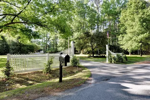 Exterior - 5473 White Hall Rd, Gloucester, VA 23061 photo 3 of 28