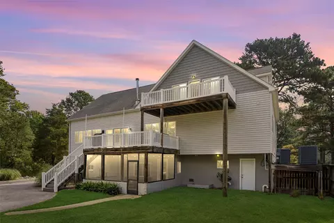 212 Crockett Rd, Seaford, VA 23696