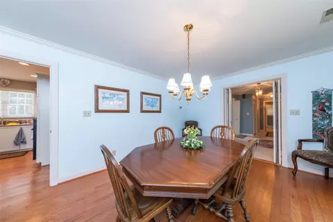 Dining - 100 Royal North Devon, Williamsburg, VA 23188 photo 3 of 5