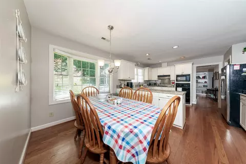 Dining - 100 Royal North Devon, Williamsburg, VA 23188 photo 5 of 5