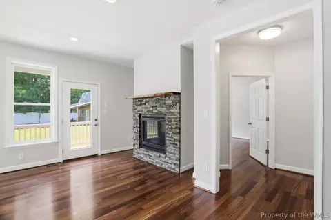 Living - 7609 Beechwood Dr, Lanexa, VA 23089 photo 4 of 7