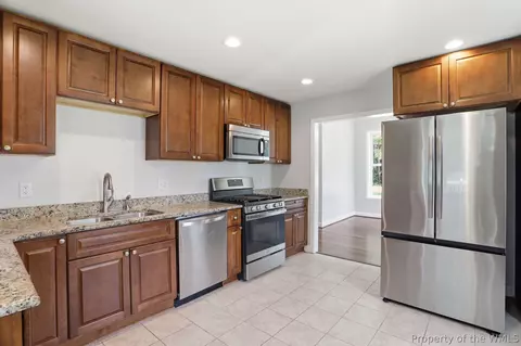 Kitchen - 7609 Beechwood Dr, Lanexa, VA 23089 photo 3 of 3