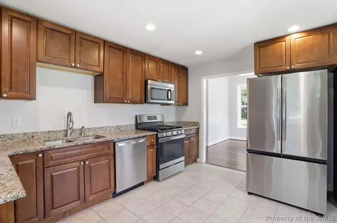 Kitchen - 7609 Beechwood Dr, Lanexa, VA 23089 photo 3 of 3