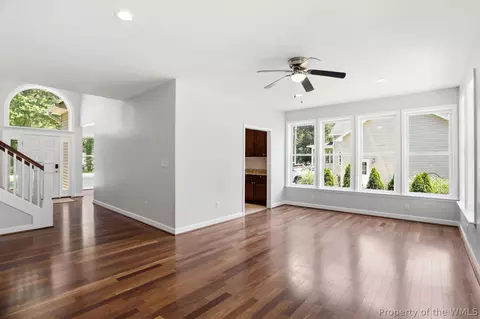 Living - 7609 Beechwood Dr, Lanexa, VA 23089 photo 2 of 7