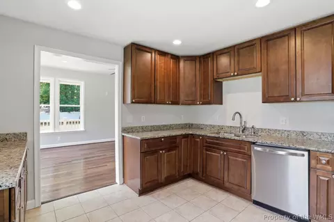 Kitchen - 7609 Beechwood Dr, Lanexa, VA 23089 photo 2 of 3