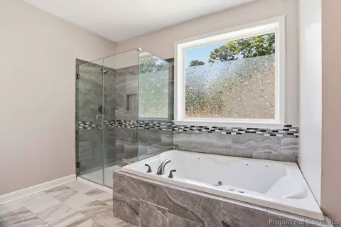 Bath - 7609 Beechwood Dr, Lanexa, VA 23089 photo 2 of 4