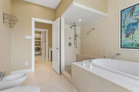 Bath - 2402 Chesapeake Ave, Hampton, VA 23661 photo 3 of 6