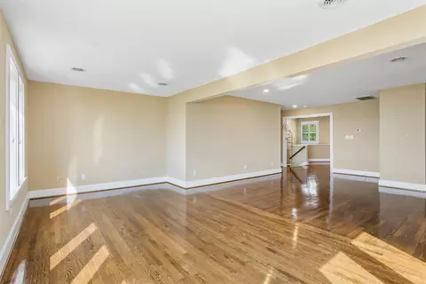 Living - 2402 Chesapeake Ave, Hampton, VA 23661 photo 9 of 10