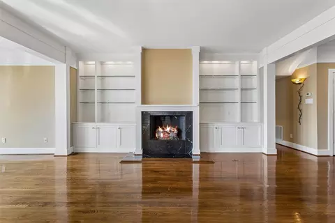 Living - 2402 Chesapeake Ave, Hampton, VA 23661 photo 5 of 10