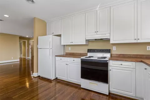 Kitchen - 2402 Chesapeake Ave, Hampton, VA 23661 photo 6 of 6
