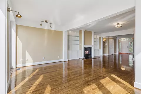 Living - 2402 Chesapeake Ave, Hampton, VA 23661 photo 7 of 10