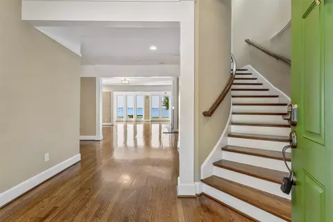 Entry Way - 2402 Chesapeake Ave, Hampton, VA 23661 photo 1 of 2