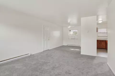 Living - 705 New Bern Ave, Hampton, VA 23669 photo 2 of 4