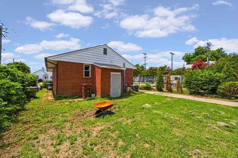 Exterior - 207 E Sewell Ave, Hampton, VA 23663 photo 5 of 7