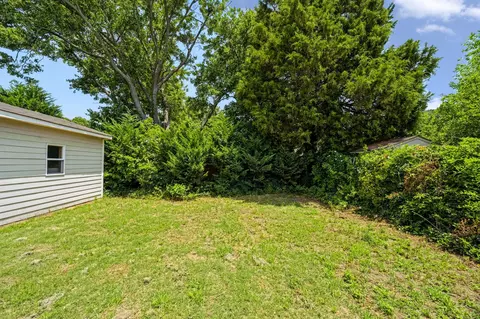Exterior - 207 E Sewell Ave, Hampton, VA 23663 photo 6 of 7