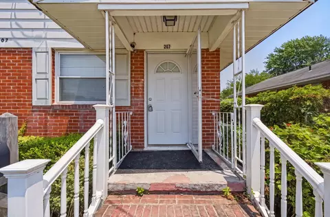 Exterior - 207 E Sewell Ave, Hampton, VA 23663 photo 4 of 7