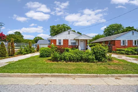 Exterior - 207 E Sewell Ave, Hampton, VA 23663 photo 2 of 7
