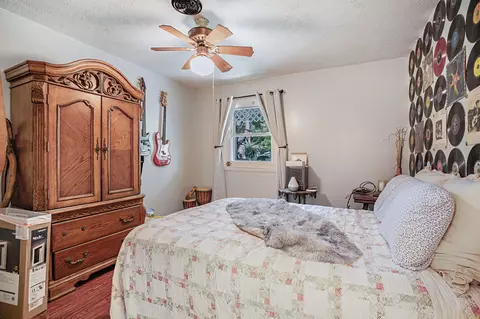 Bedroom - 7234 Amherst Ln, Gloucester, VA 23061 photo 3 of 5