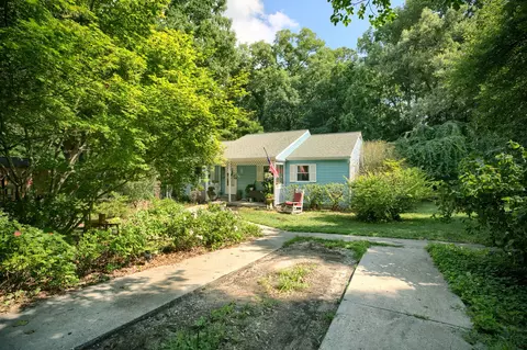 Exterior - 7234 Amherst Ln, Gloucester, VA 23061 photo 3 of 7