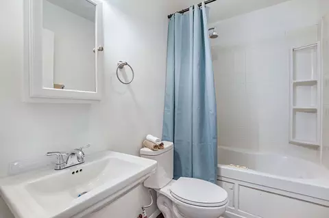 Bath - 7234 Amherst Ln, Gloucester, VA 23061 photo 1 of 4