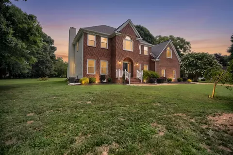4 Tennis Cir, Poquoson, VA 23662