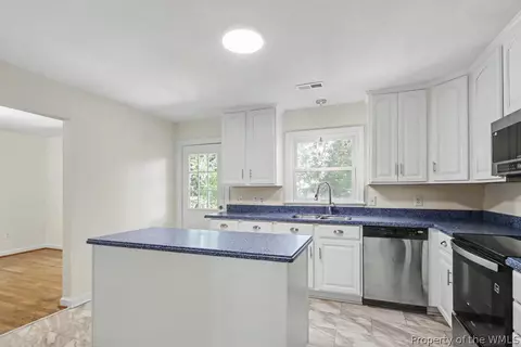 Kitchen - 8 Riverdale Dr, Hampton, VA 23666 photo 4 of 4