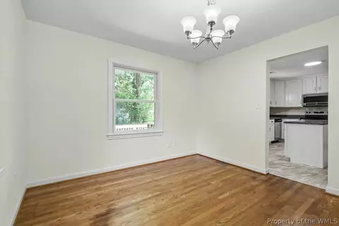 Dining - 8 Riverdale Dr, Hampton, VA 23666 photo 1 of 2