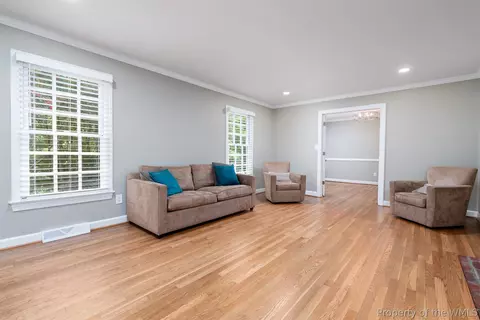 Living - 116 Northpoint Dr, Williamsburg, VA 23185 photo 3 of 8
