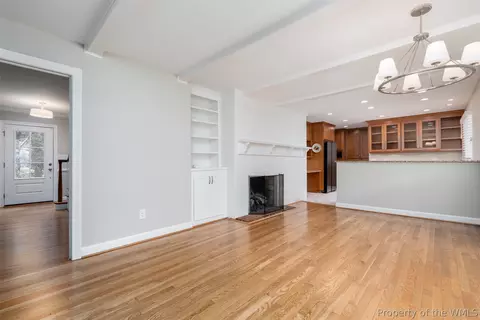 Living - 116 Northpoint Dr, Williamsburg, VA 23185 photo 5 of 8
