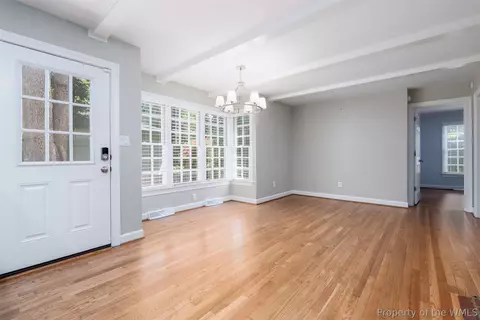Living - 116 Northpoint Dr, Williamsburg, VA 23185 photo 4 of 8