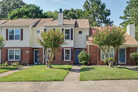 Exterior - 668 Hollomon Dr, Hampton, VA 23666 photo 2 of 6