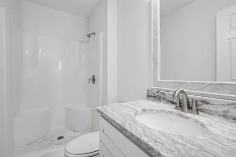 Bath - 668 Hollomon Dr, Hampton, VA 23666 photo 2 of 4