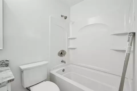 Bath - 668 Hollomon Dr, Hampton, VA 23666 photo 4 of 4