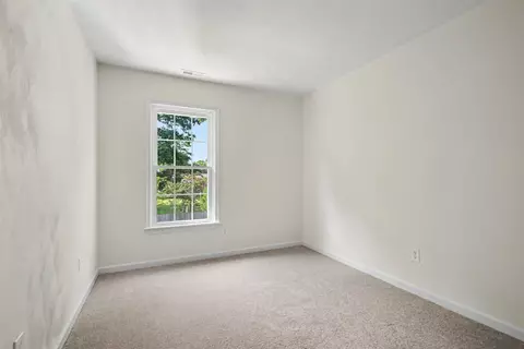 Bedroom - 668 Hollomon Dr, Hampton, VA 23666 photo 5 of 6