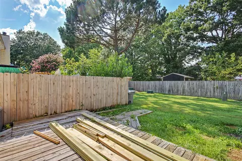 Exterior - 668 Hollomon Dr, Hampton, VA 23666 photo 5 of 6